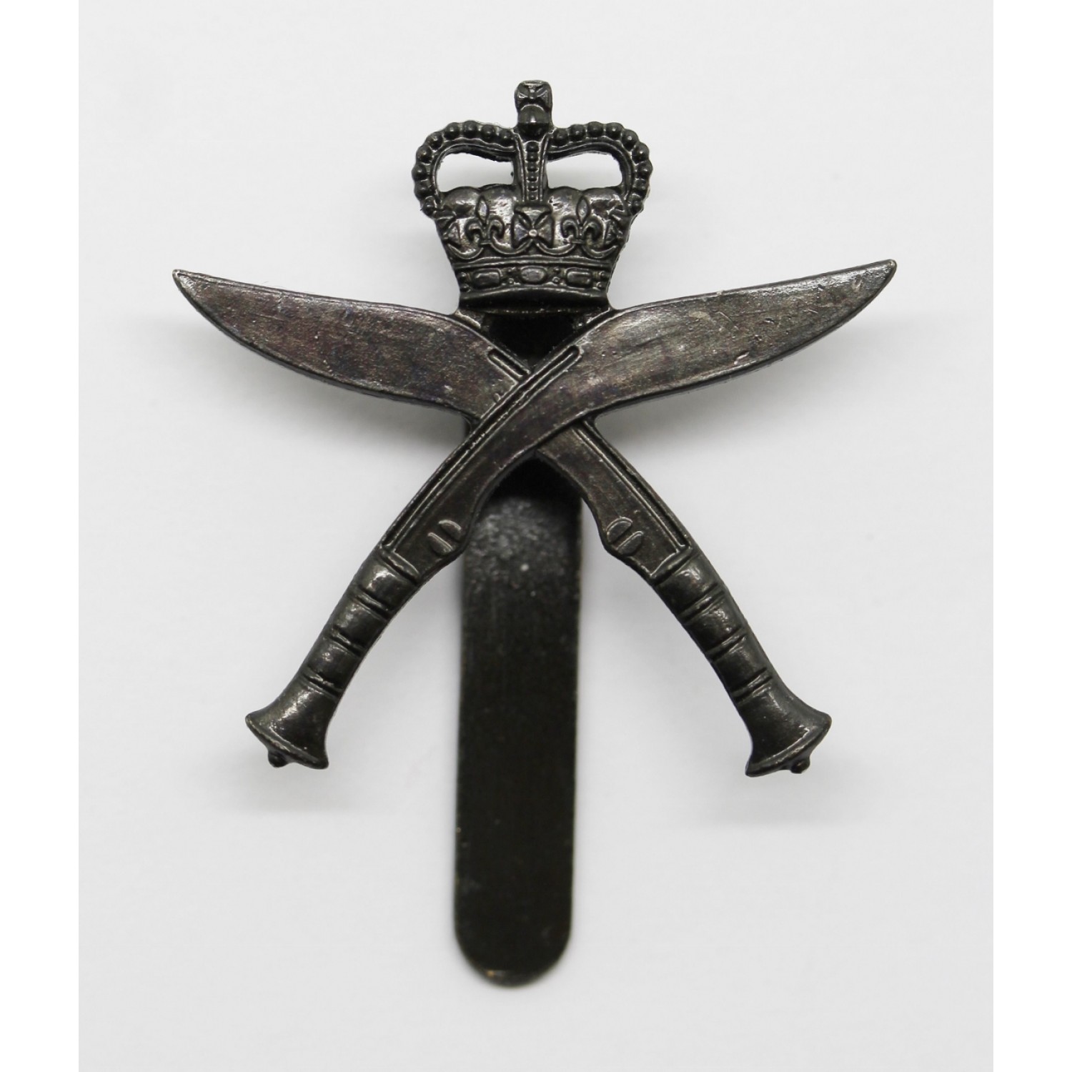 Royal Gurkhas Rifles Blackened Metal Cap Badge Queen S Crown